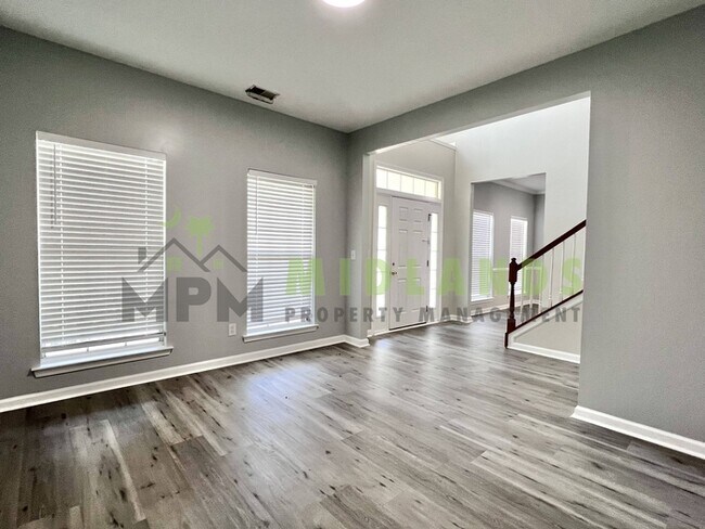 Building Photo - 523 Whitewater Dr