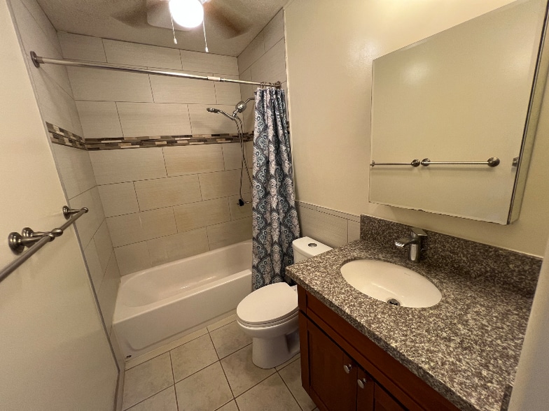 Building Photo - 830 Liloa St