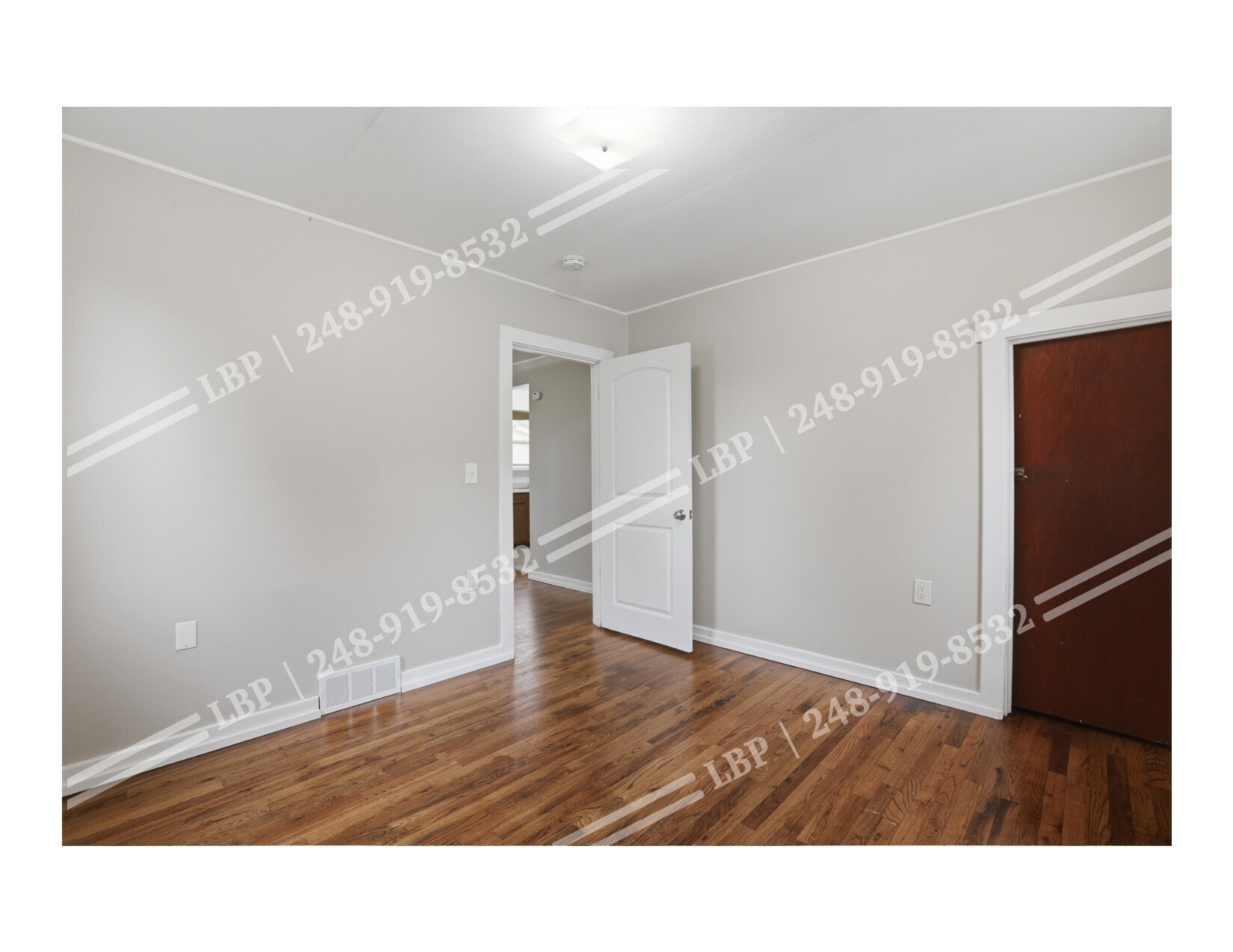Building Photo - 35230 Sheffield St