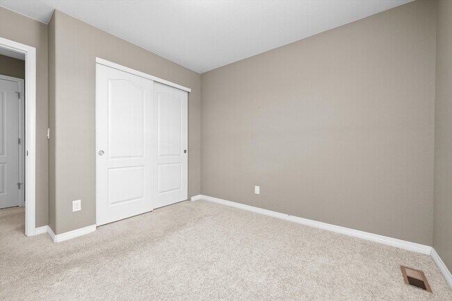 Building Photo - 8344 Coopers Hawk Way