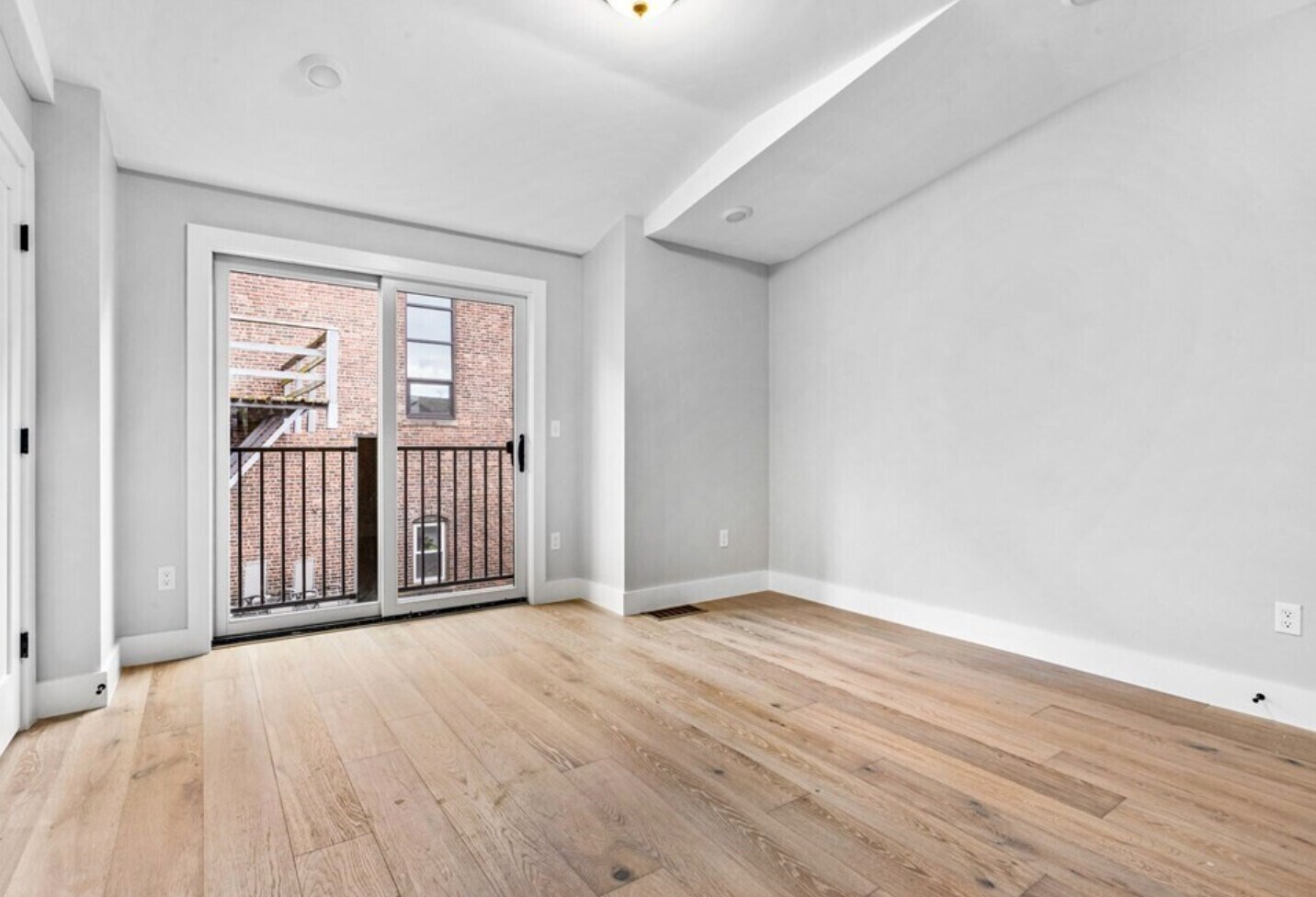 Building Photo - 301 Somerville Ave