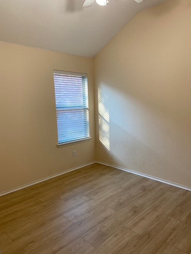 Building Photo - 112 Cherrytree Trail