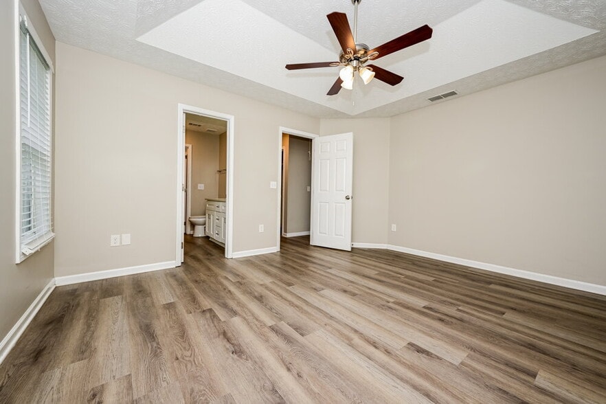 Building Photo - 10 Dearing Cove