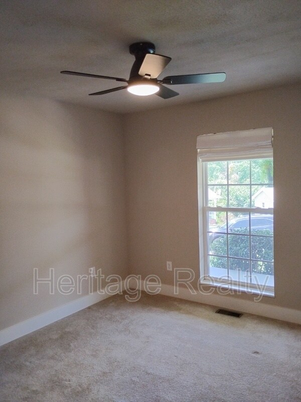 Building Photo - 2707 Lady Bug Ln