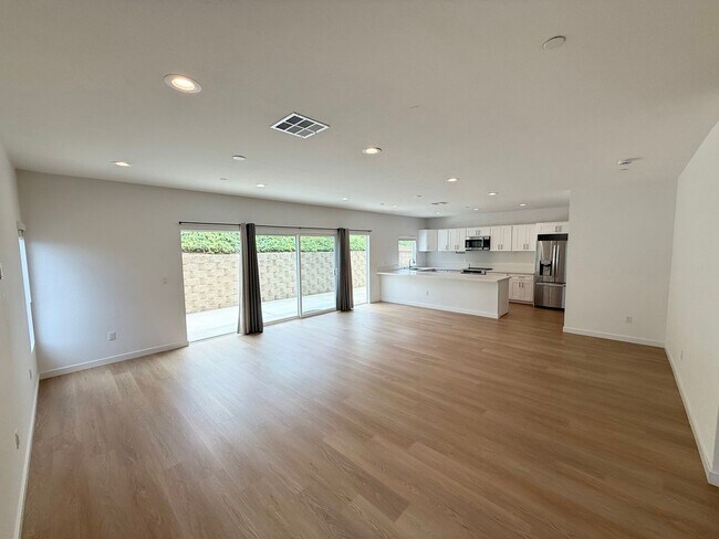 Building Photo - 2201-2217 Bonita Ct