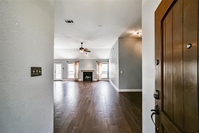 Building Photo - 8131 Split Oak Dr