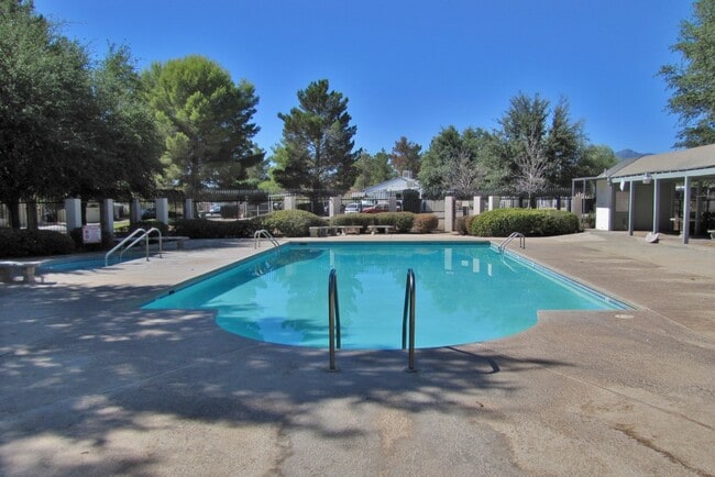Building Photo - 752 S Sunset Vista Dr
