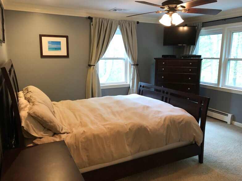 Building Photo - 140 Concord St