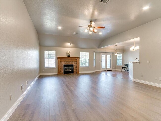 Building Photo - 1305 Melisa Dr