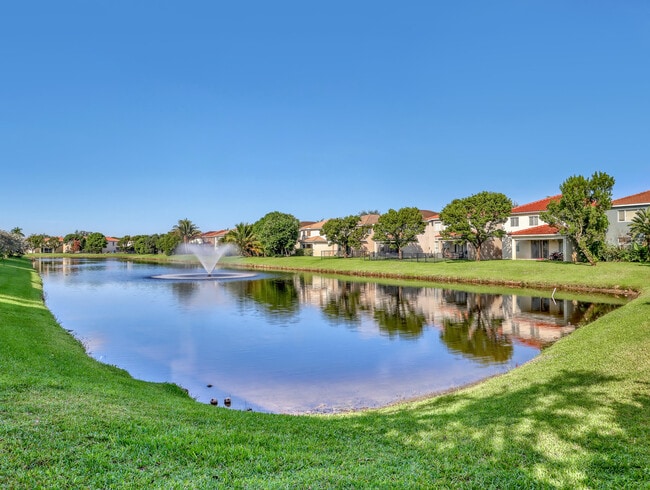 Building Photo - 2226 Oakmont Dr