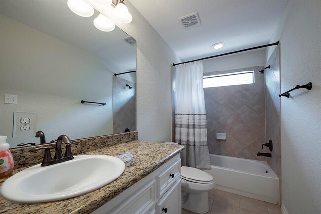 Building Photo - 119 Golfview Ct