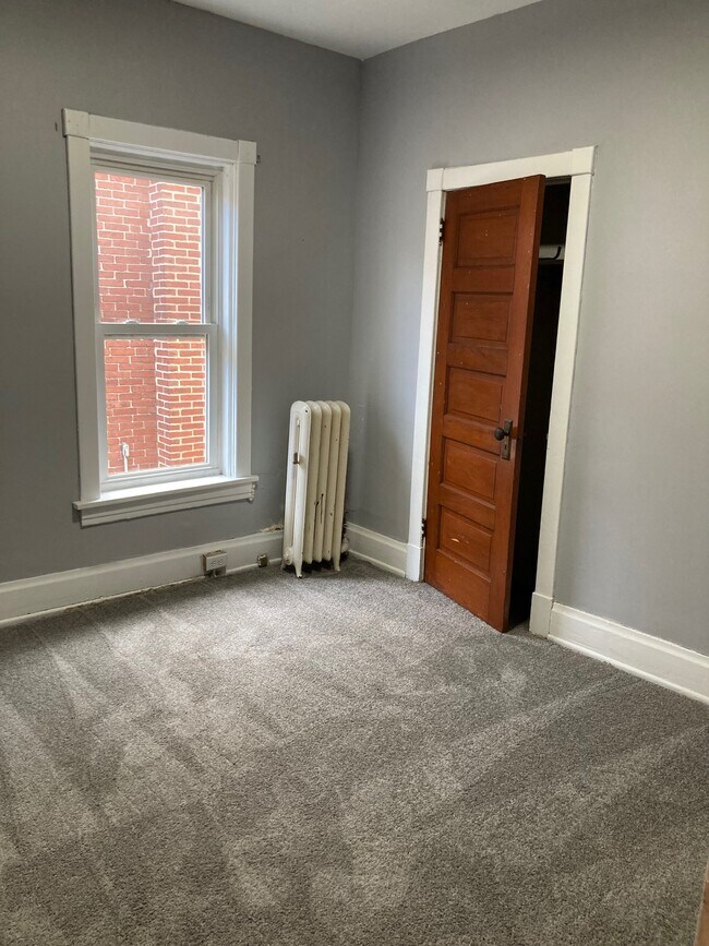 Building Photo - 2526 Derry St