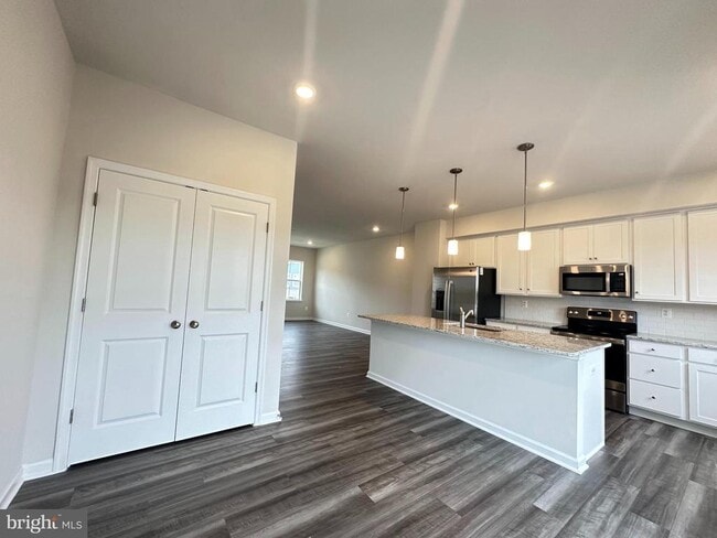 Building Photo - 327 Sandy Btm Cir