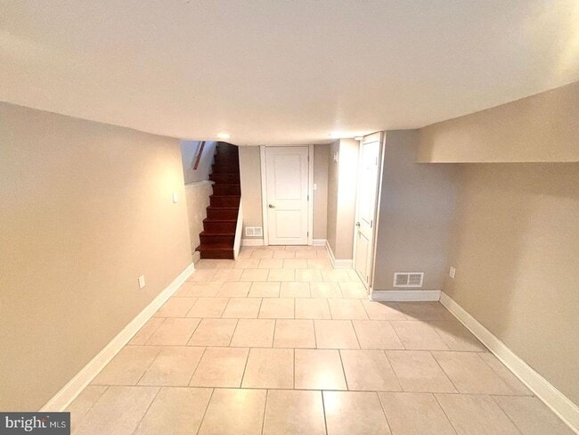 Building Photo - 2124 S Mole St