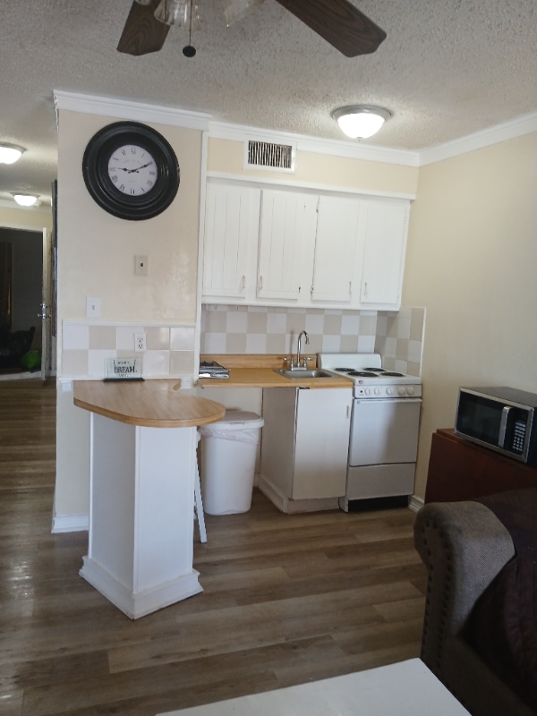 Building Photo - 3938 Surfside Blvd