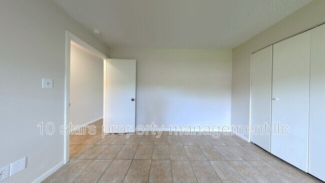 Building Photo - 31211 Stoney Brook Dr