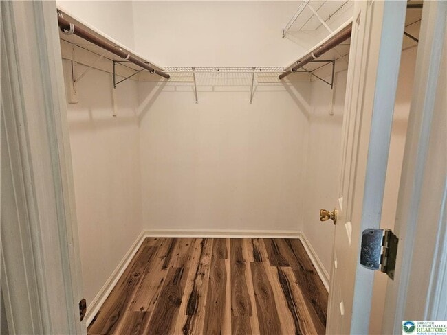 Building Photo - 1876 Mansfield St