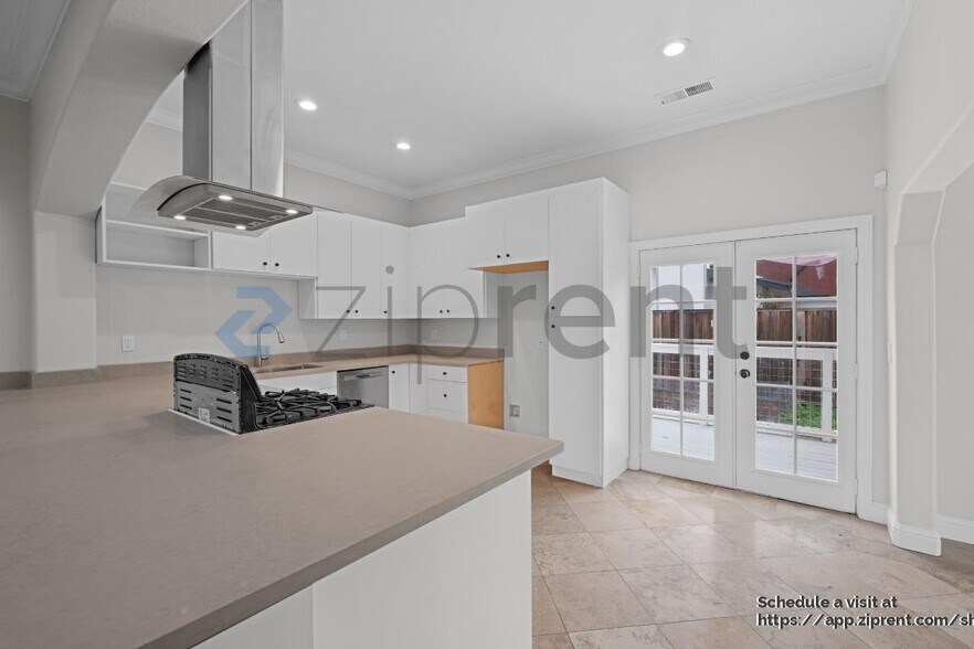 Building Photo - 7920 Hembree Ln