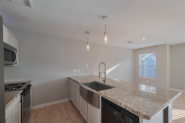 Building Photo - 1101 Saulnier St