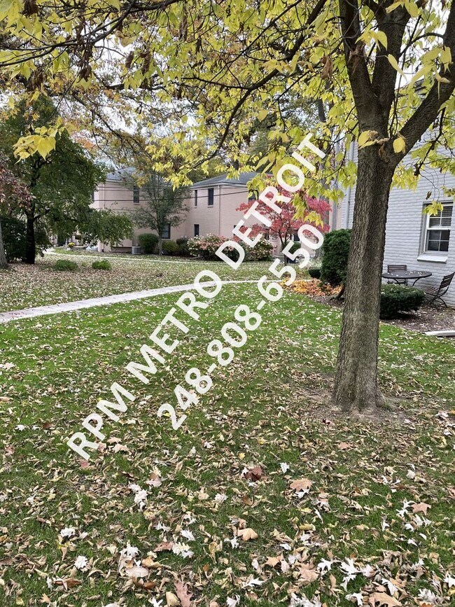 Building Photo - Charming Townhome in Birmingham