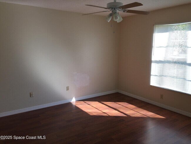 Building Photo - 1542 W Powder Horn Rd