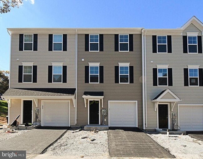 Building Photo - 114 Kuechler Ct