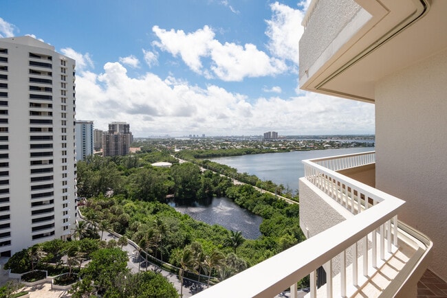 Building Photo - 5080 N Ocean Dr