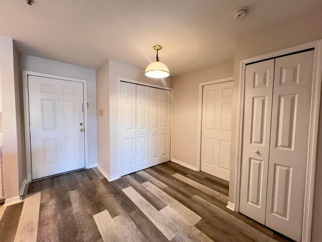 Building Photo - Awesome apartment at Cypress fairway!
