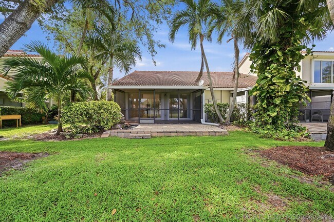 Building Photo - 7618 Pinewalk Dr S