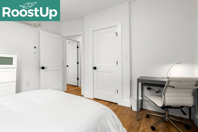 Building Photo - New RoostUp Furnished Private Bedroom with...