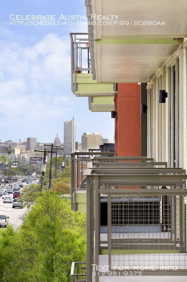 Building Photo - 704