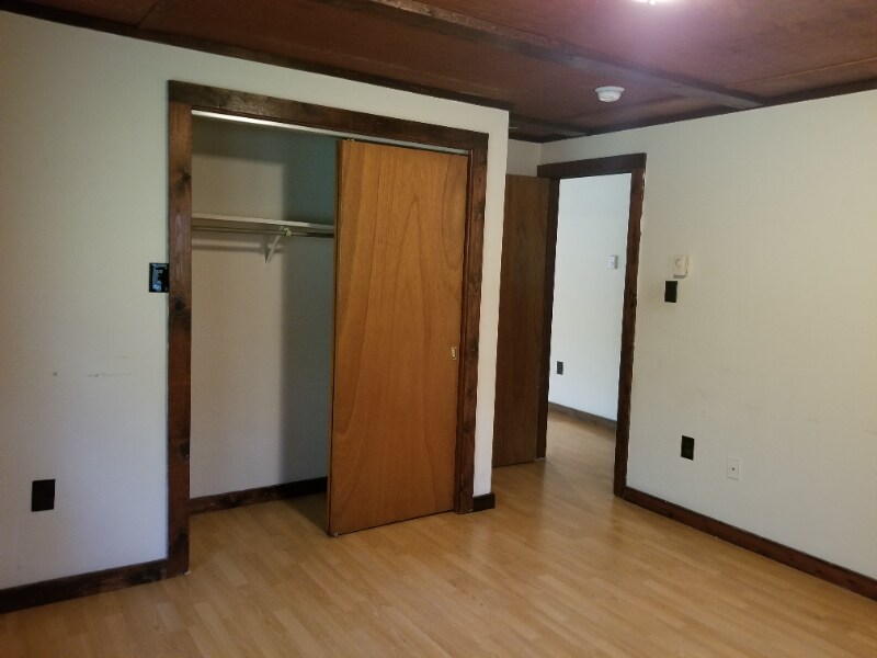 Building Photo - 208 Sellersville Dr