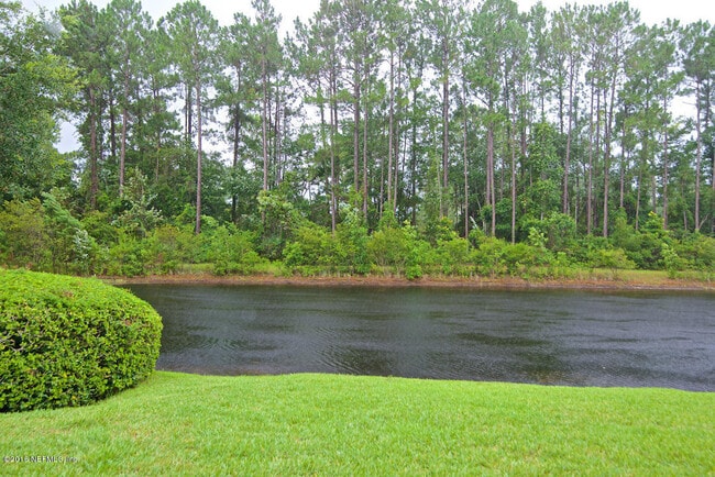 Building Photo - 9166 Spindletree Way