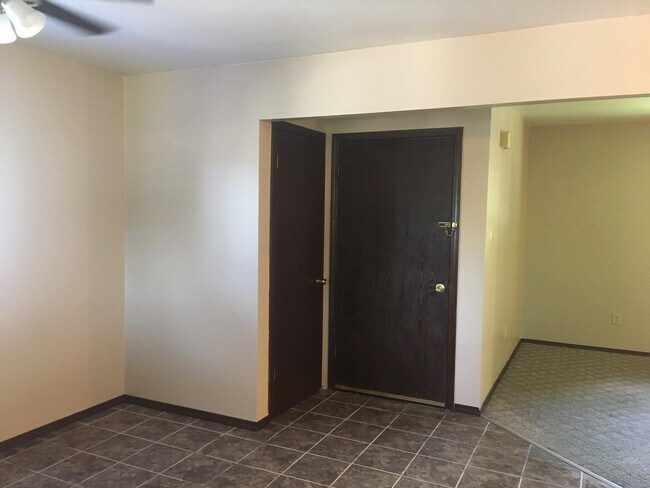 Second bedroom - 157 N West St