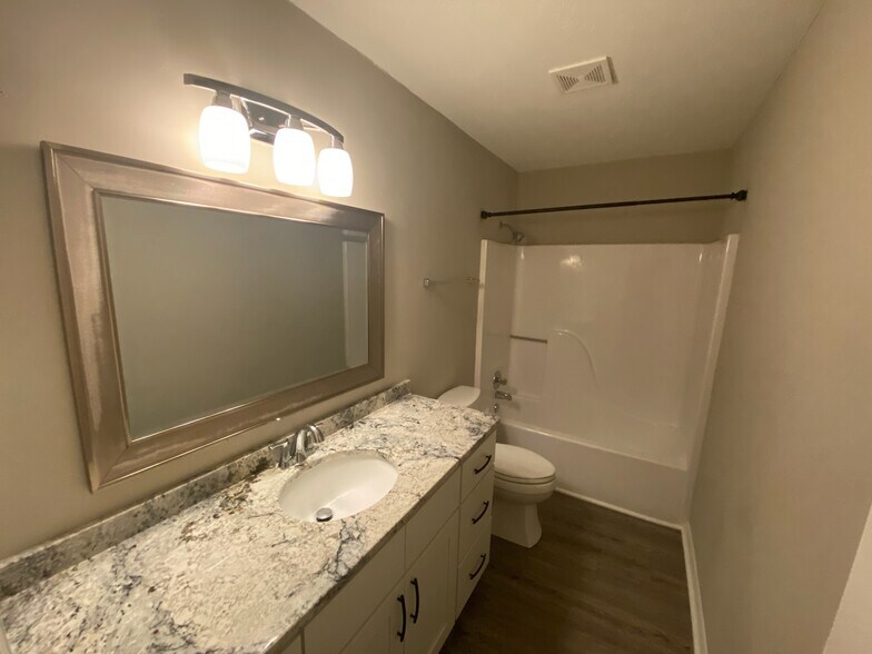 Master Bathroom - 36 W Paris St