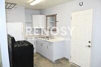 Building Photo - 2532 E Adams St