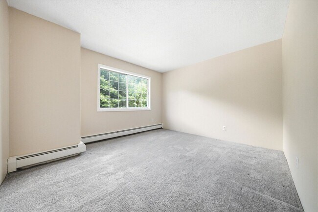Building Photo - 379 Huse Rd
