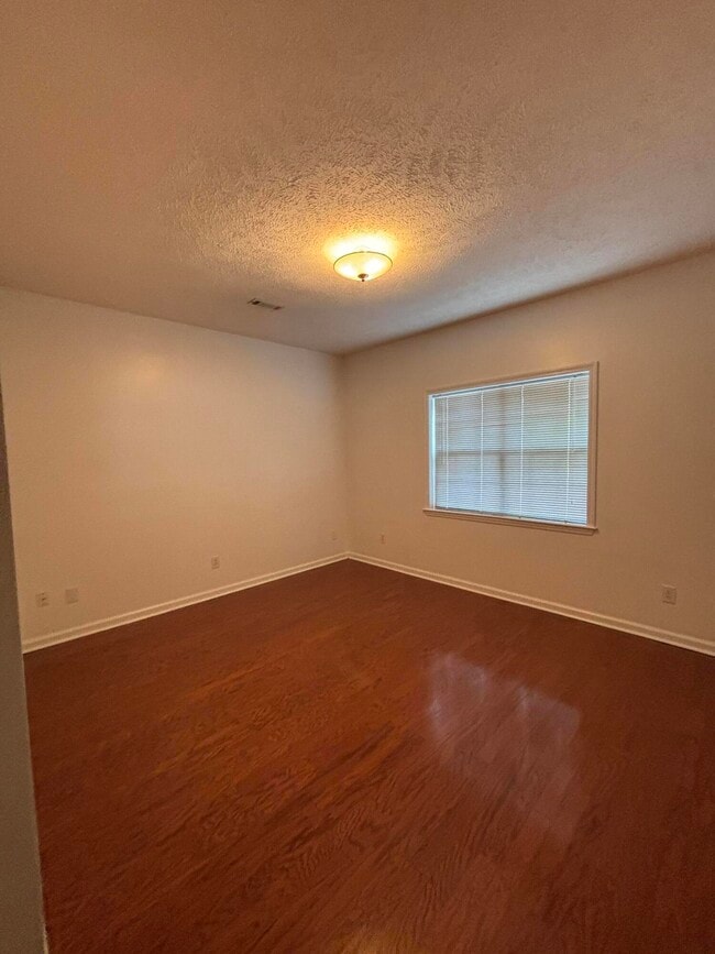 Building Photo - 181 Shelby Dr