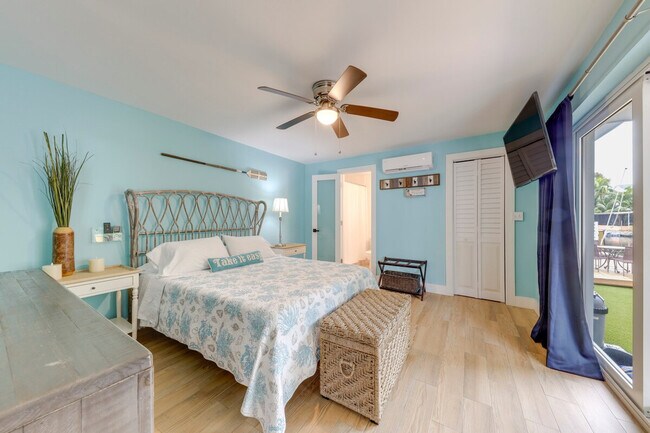 Building Photo - 205 Pirates Dr