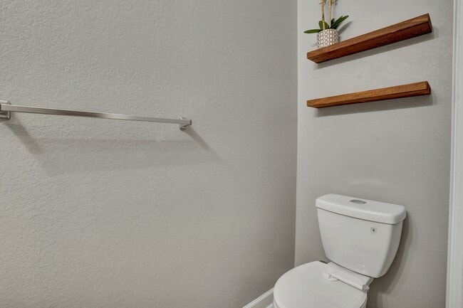 Building Photo - 211 Thalia Rd