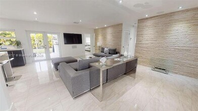 Building Photo - 10805 SW 156th Terrace