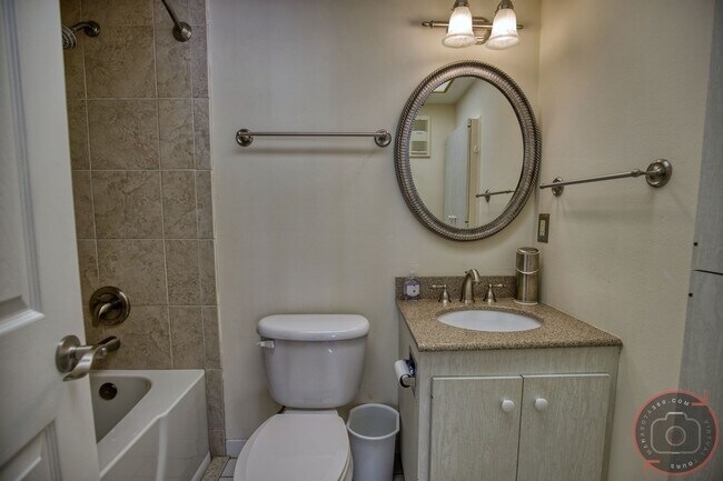 Building Photo - Seasonal Short-Term Furnished Condo availa...