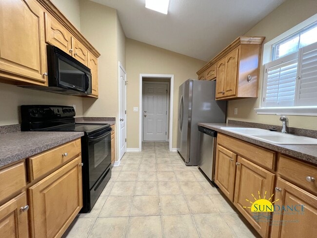 Building Photo - Beautiful 3 Bedroom Home in Hidden Bay Village