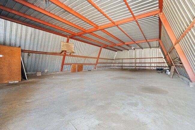 Building Photo - Country Living with a Huge Shop - 3BR on Acreage, Livestock Welcome!