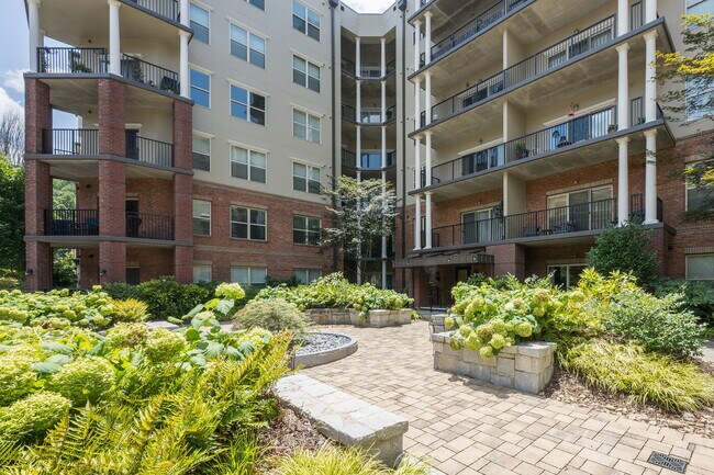 Building Photo - 200 River Vista Drive