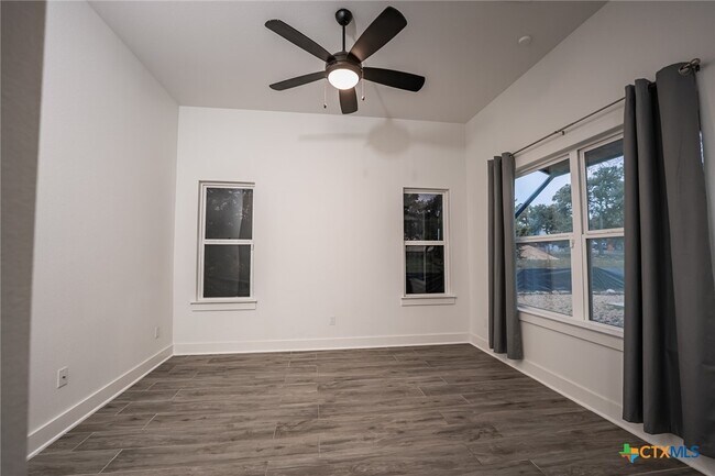 Building Photo - 2109 Bella Vista