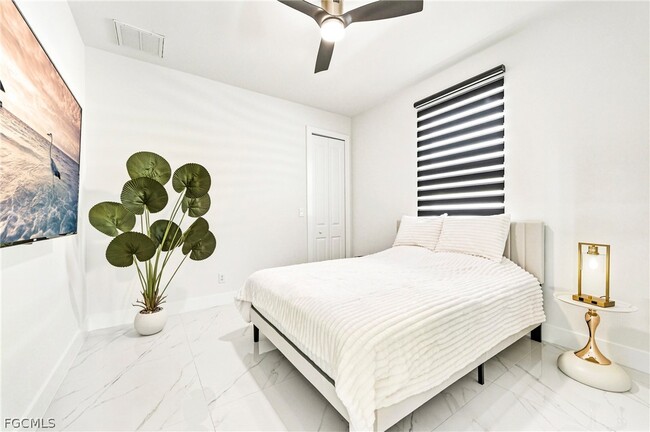 Building Photo - 922 NW 8th Terrace