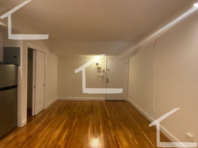 Building Photo - 540 Beacon St