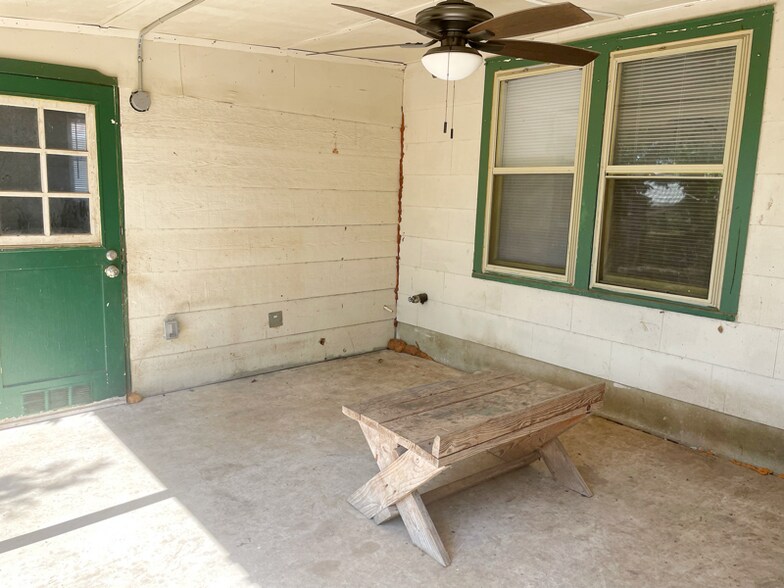 Building Photo - 454 Anton Dr