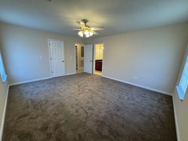 Building Photo - 110-112 Lyons Dr NW